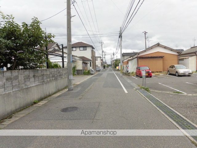 その他　前面道路（その他）まで0m