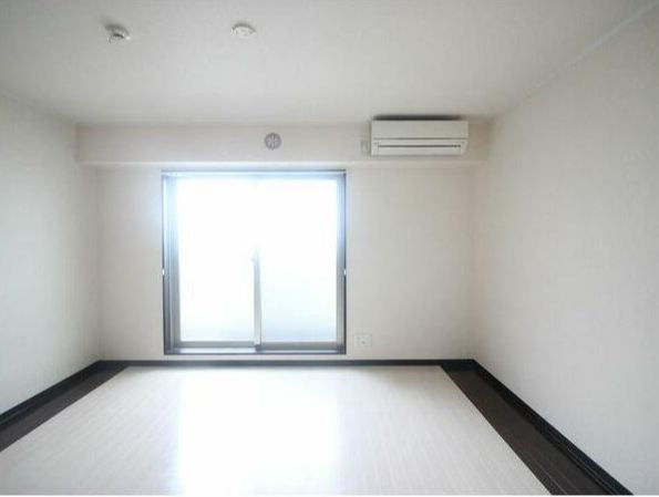 エクセドラ北参道の居間写真