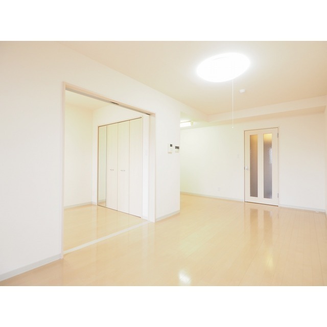 スカイオン本町の居間写真