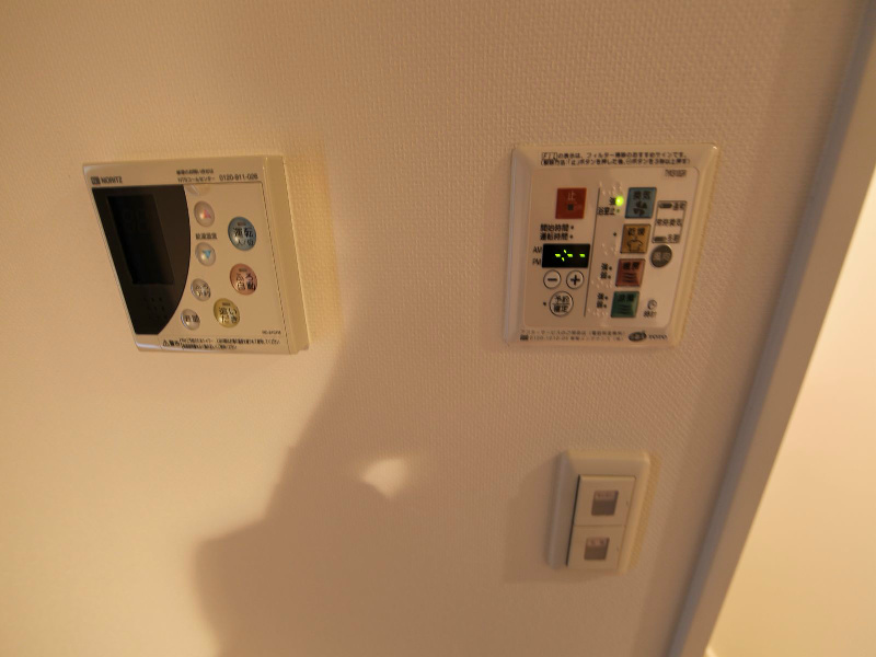 その他設備　浴室暖房乾燥機付き