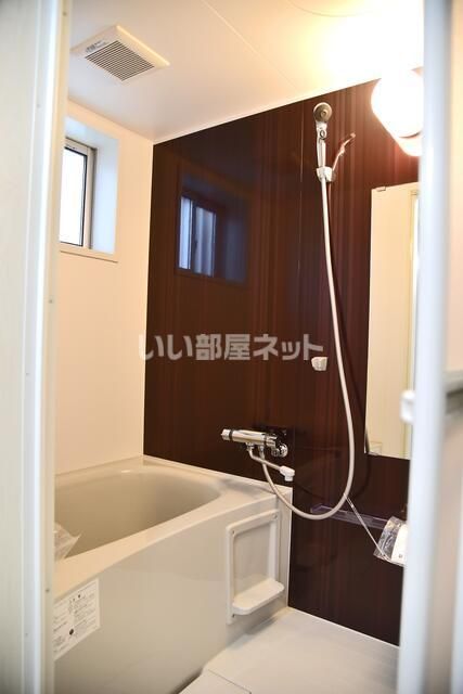 埼玉高速鉄道 新井宿駅 徒歩11分 2階建 築7年の風呂写真