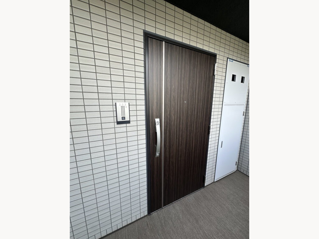 玄関　おしゃれな内装です