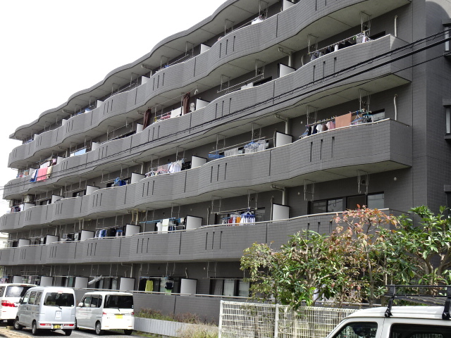 建物外観　外観タイル張り