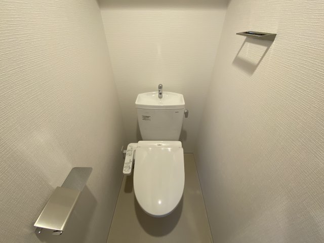 阪急京都線 崇禅寺駅 徒歩9分 15階建 築2年のトイレ写真
