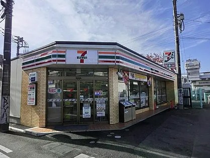 コンビニ　セブンイレブン大和桜ヶ丘東口店（コンビニ）まで291m