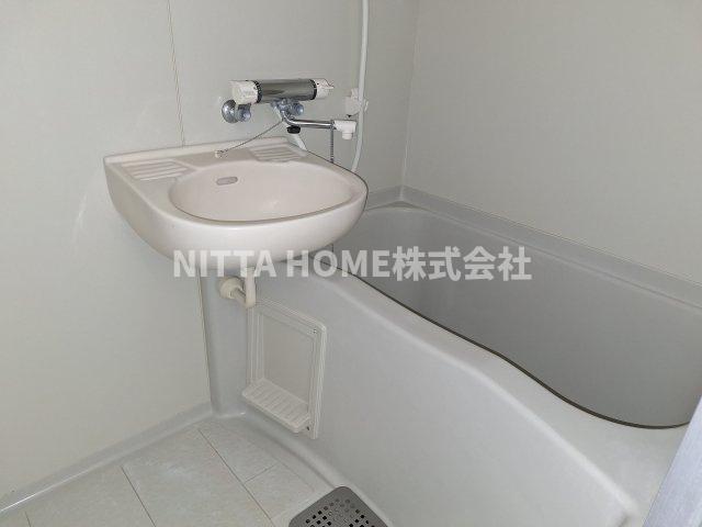 バス・シャワールーム　お風呂とトイレは別々です◇