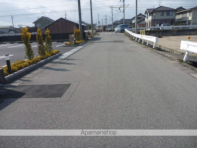 その他　前面道路（その他）まで0m