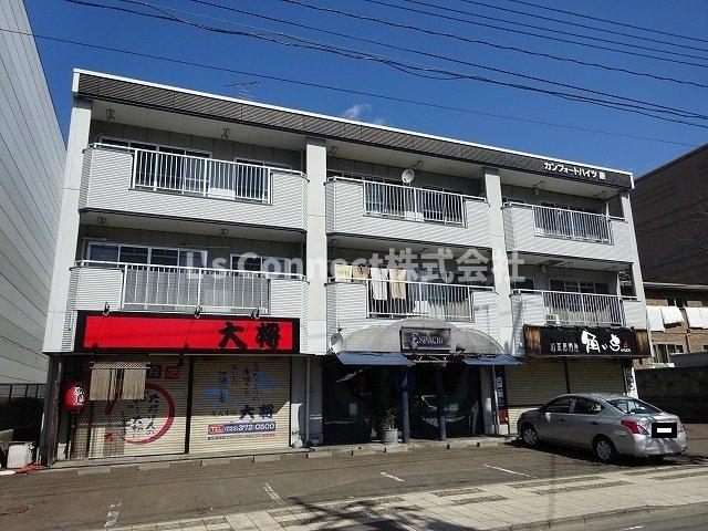 建物外観　泉中央駅まで徒歩5分☆３階建ての最上階です！