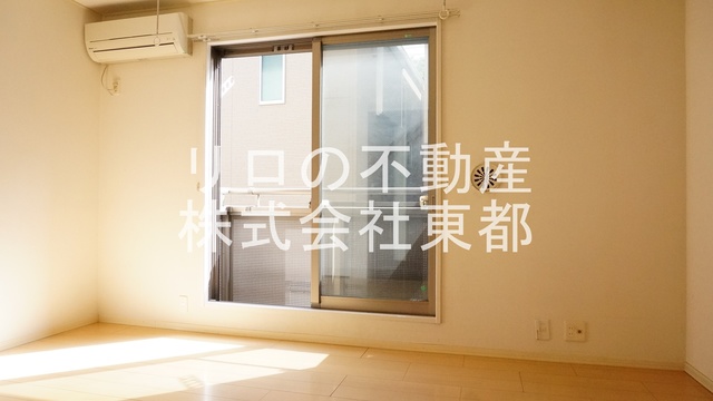 居室・リビング　※室内写真は同間取りの別号室の写真です。