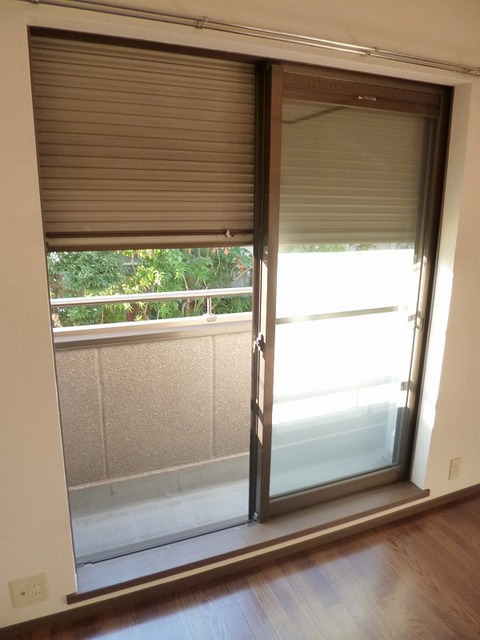 その他　防犯シャッターあり