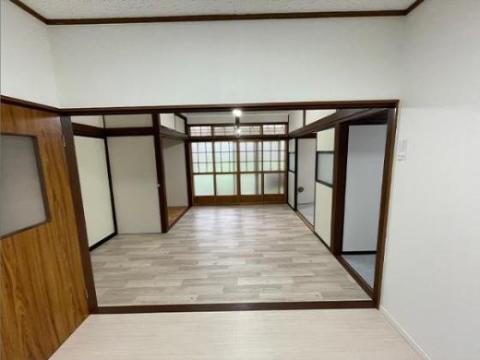 居室・リビング　室内