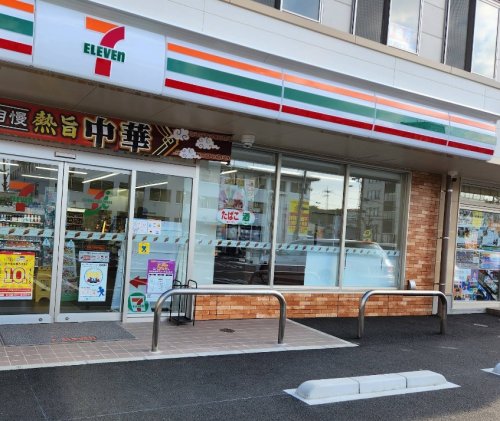 コンビニ　セブンイレブン　一宮町（コンビニ）まで216m