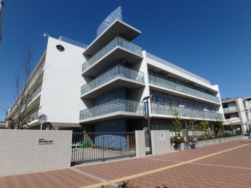 小学校　西宮市立南甲子園小学校（小学校）まで605m