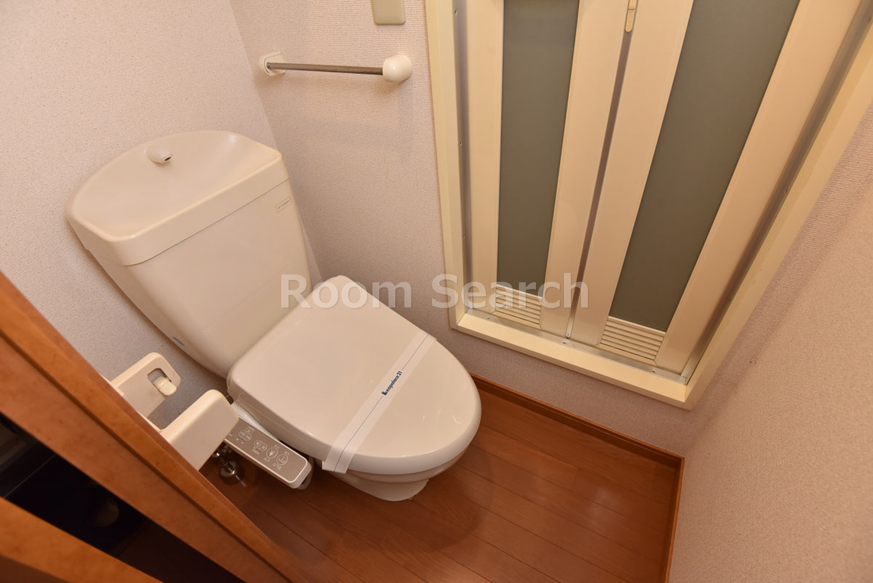 トイレ　温水洗浄便座