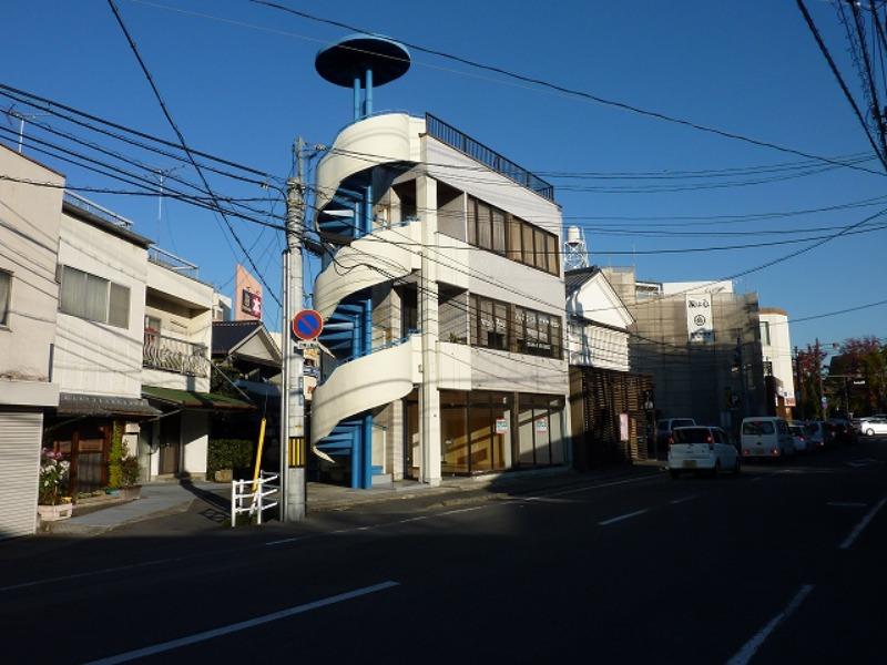 岡山市北区津島南のマンションの建物外観