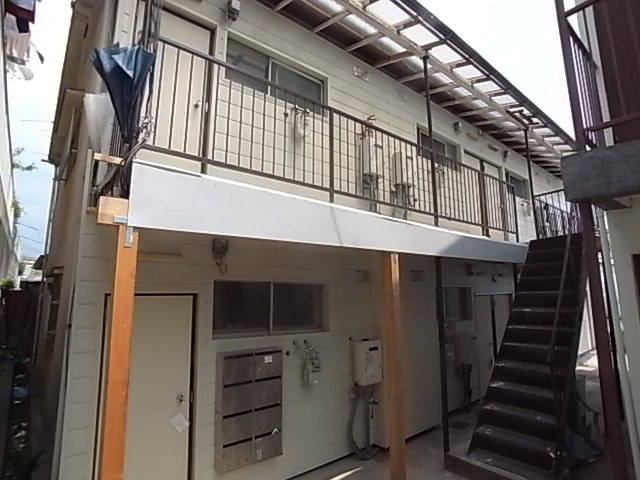 神戸市灘区寺口町のアパートの建物外観