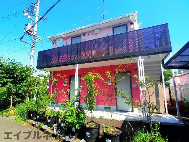 静岡市葵区水落町のアパートの建物外観