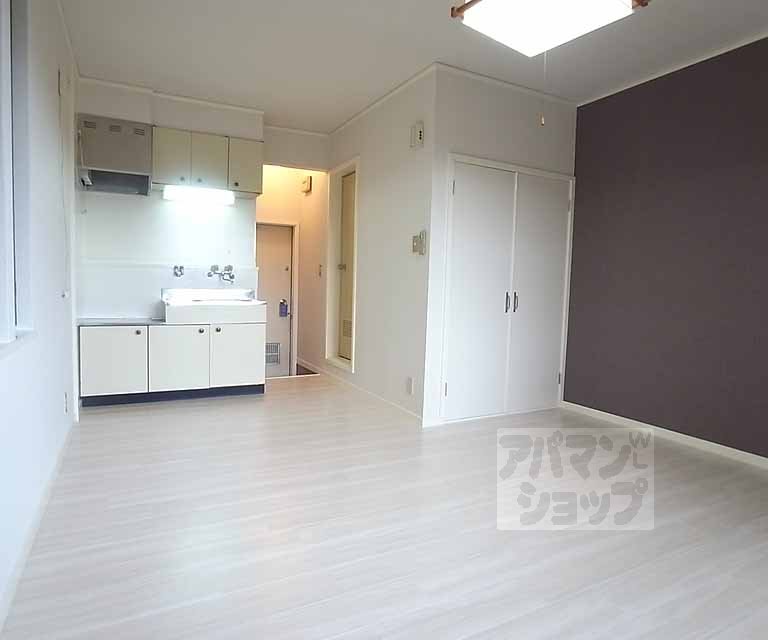 居室・リビング　洋室９帖。お部屋の中にキッチンがあるワンルームタイプです。