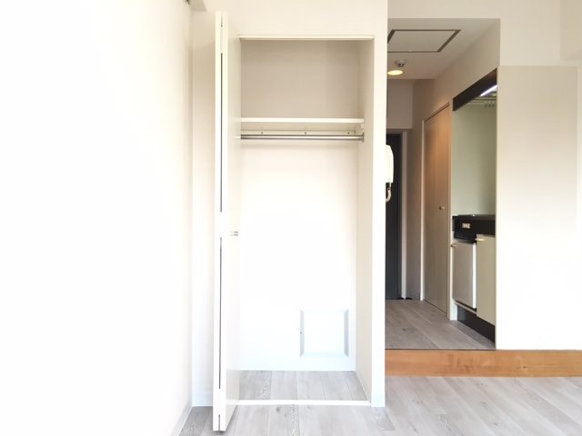 収納　同建物、他号室参考写真。家具・家電付。
