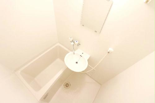 バス・シャワールーム　浴室乾燥機で雨や雪の日でもらくらくお洗濯！