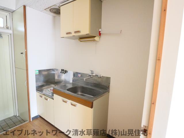 【静岡市清水区長崎南町のマンションのキッチン】