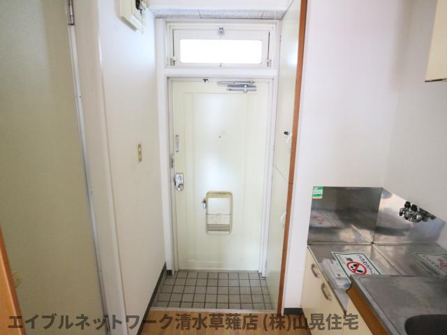 【静岡市清水区長崎南町のマンションの玄関】