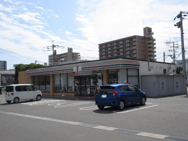 【大牟田市本町のマンションのコンビニ】