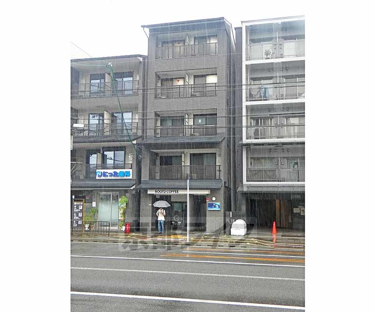 京都市下京区花畑町のマンションの建物外観