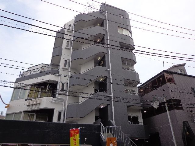 【世田谷区瀬田のマンションの建物外観】