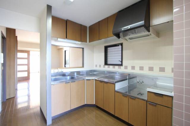 キッチン　Ｌ字キッチンで調理もしやすいですね