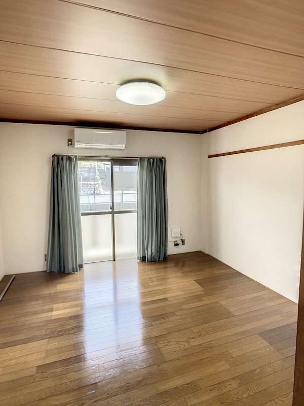 居室・リビング　照明付き