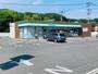 コンビニ　ファミリーマート　川棚新谷店（コンビニ）まで320m