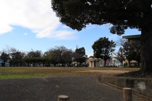 【春日井市下条町のマンションの公園】