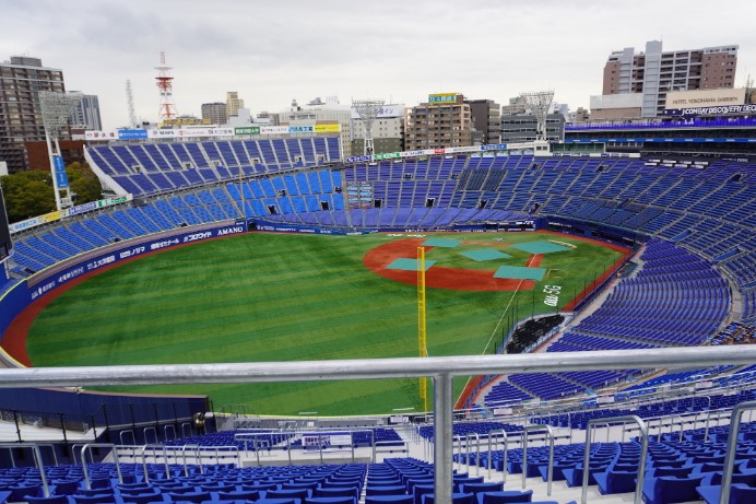 【横浜市中区福富町西通のマンションの公園】