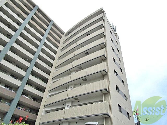 大阪市淀川区野中北のマンションの建物外観