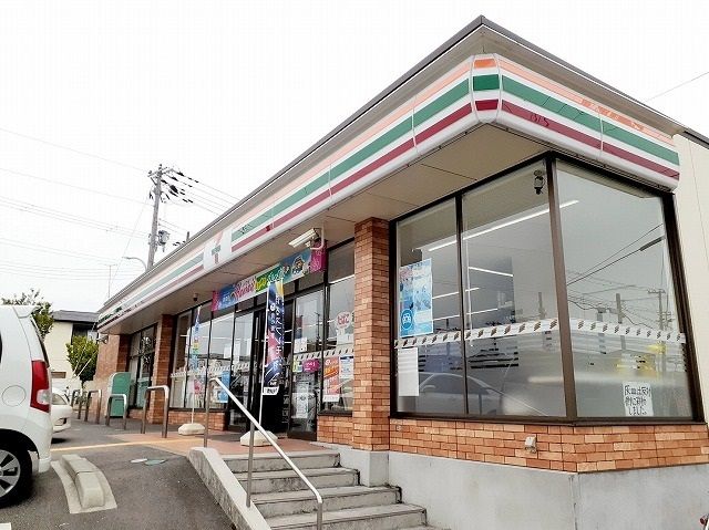 コンビニ　セブンイレブン大蔵谷インター店（コンビニ）まで550m