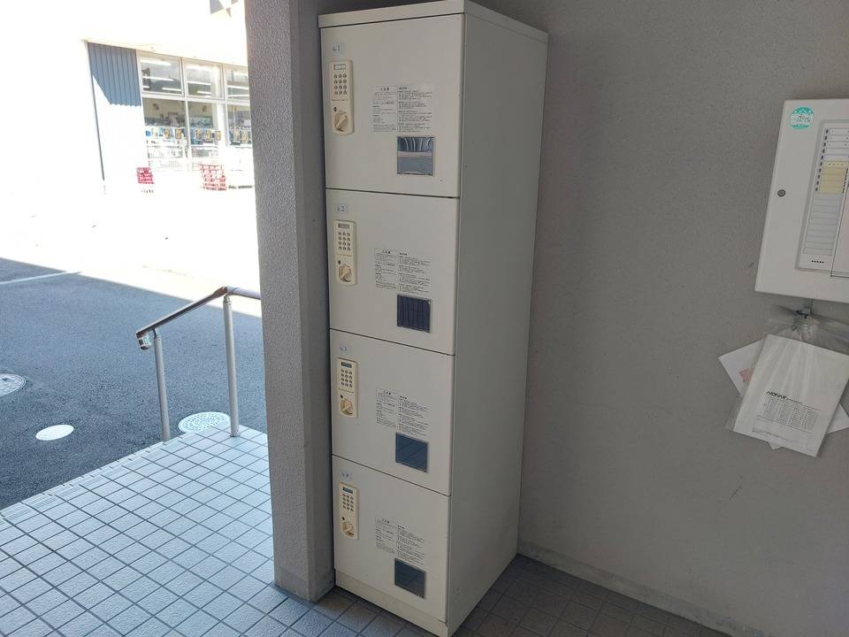 エントランス　宅配ボックス