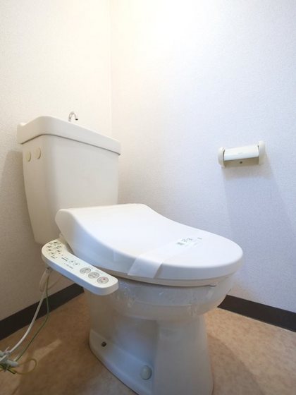 トイレ　別号室写真です