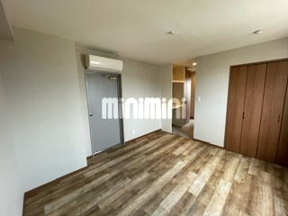 居室・リビング　６帖の洋室