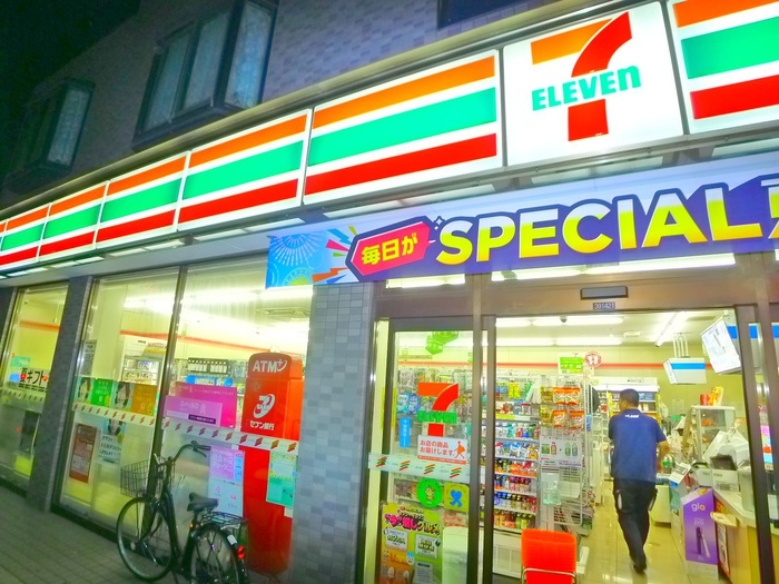 コンビニ　セブンイレブン（コンビニ）まで93m