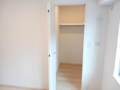 ミルト　収納　ウォ―クインクローゼット