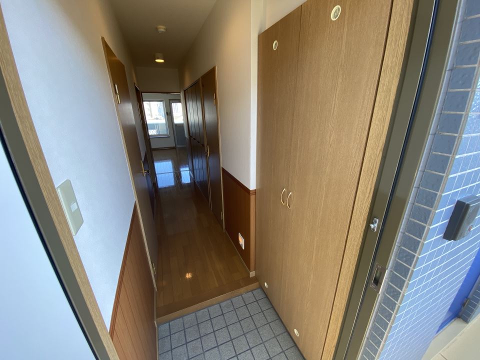 玄関　室内洗濯機置場です