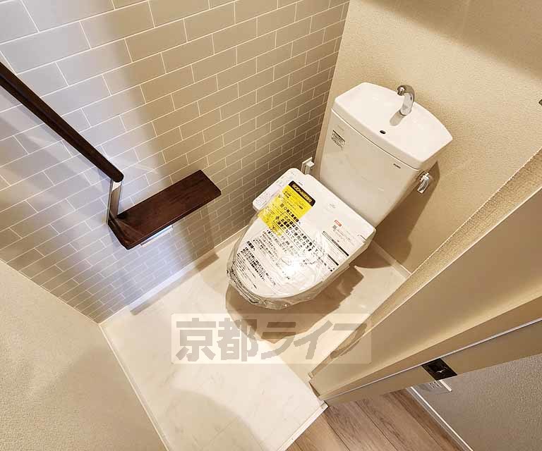 トイレ　ウォシュレットつき