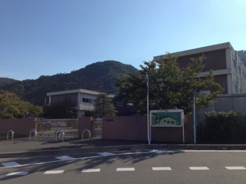 小学校　高島市立高島小学校（小学校）まで500m