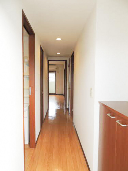 玄関　※別部屋の写真です