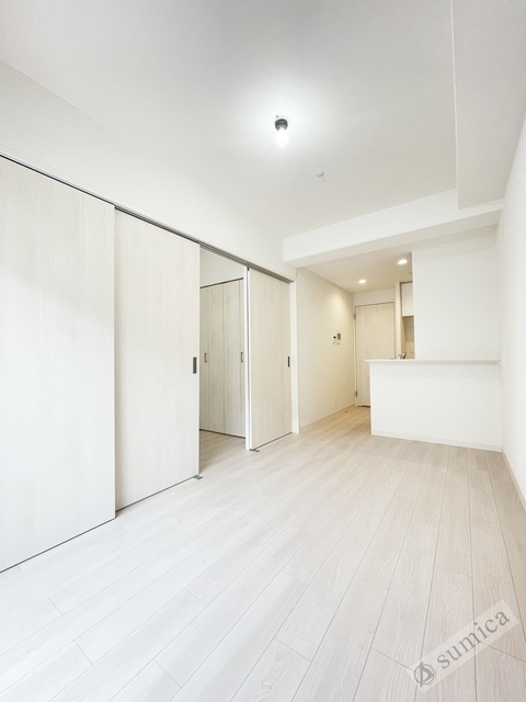 居室・リビング　ホワイトベースで明るい内装♪