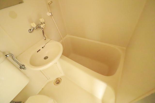 バス・シャワールーム　バス（写真は702号室）
