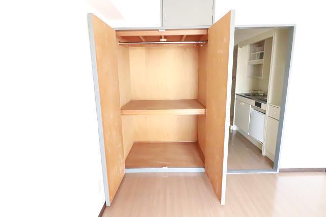 収納　収納（写真は702号室）