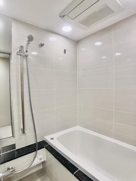 バス・シャワールーム　写真は同タイプ住居です。