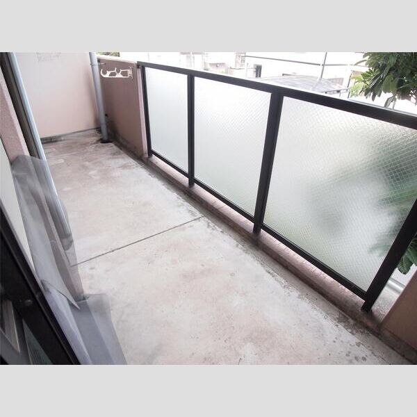 バルコニー　※写真は反転タイプのお部屋です。